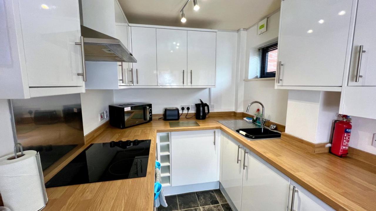 Cross Court, Stafford By Bell Apartments Exterior foto